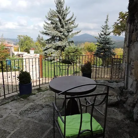 Le Petit Volcan B&B *